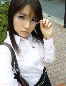 上野莉奈