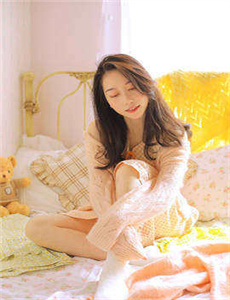 美女扒开尿口让男生添