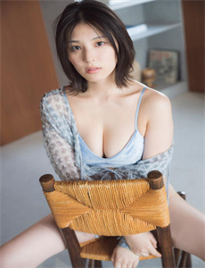 男子深夜偷窥女邻居洗澡